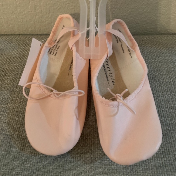 Freestyle Other - NWT - Ballet Freestyle Shoes "Pink" US Size 13